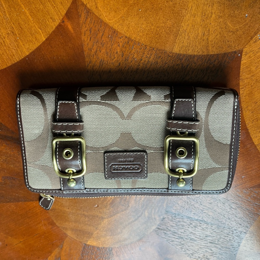 Coach Wallet in Brown and Tan
